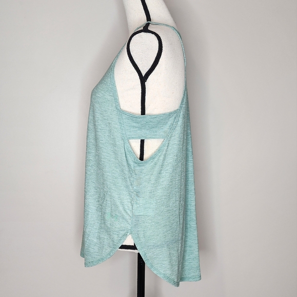 Under Armour Tank - Picture 4 of 7